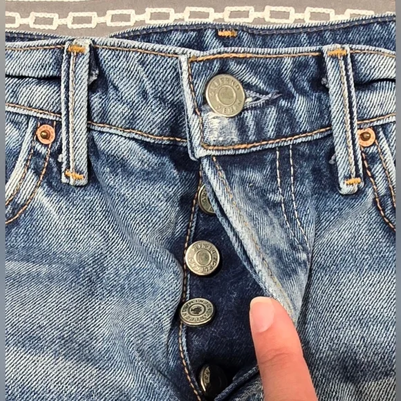 GRLFRND Raw Hem Button Fly Denim Shorts Size 25 - Picture 2 of 7